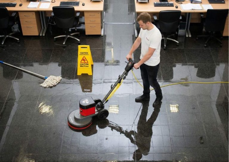 Grundreinigung für Unternehmen – gründlich gereinigte Gewerberäume